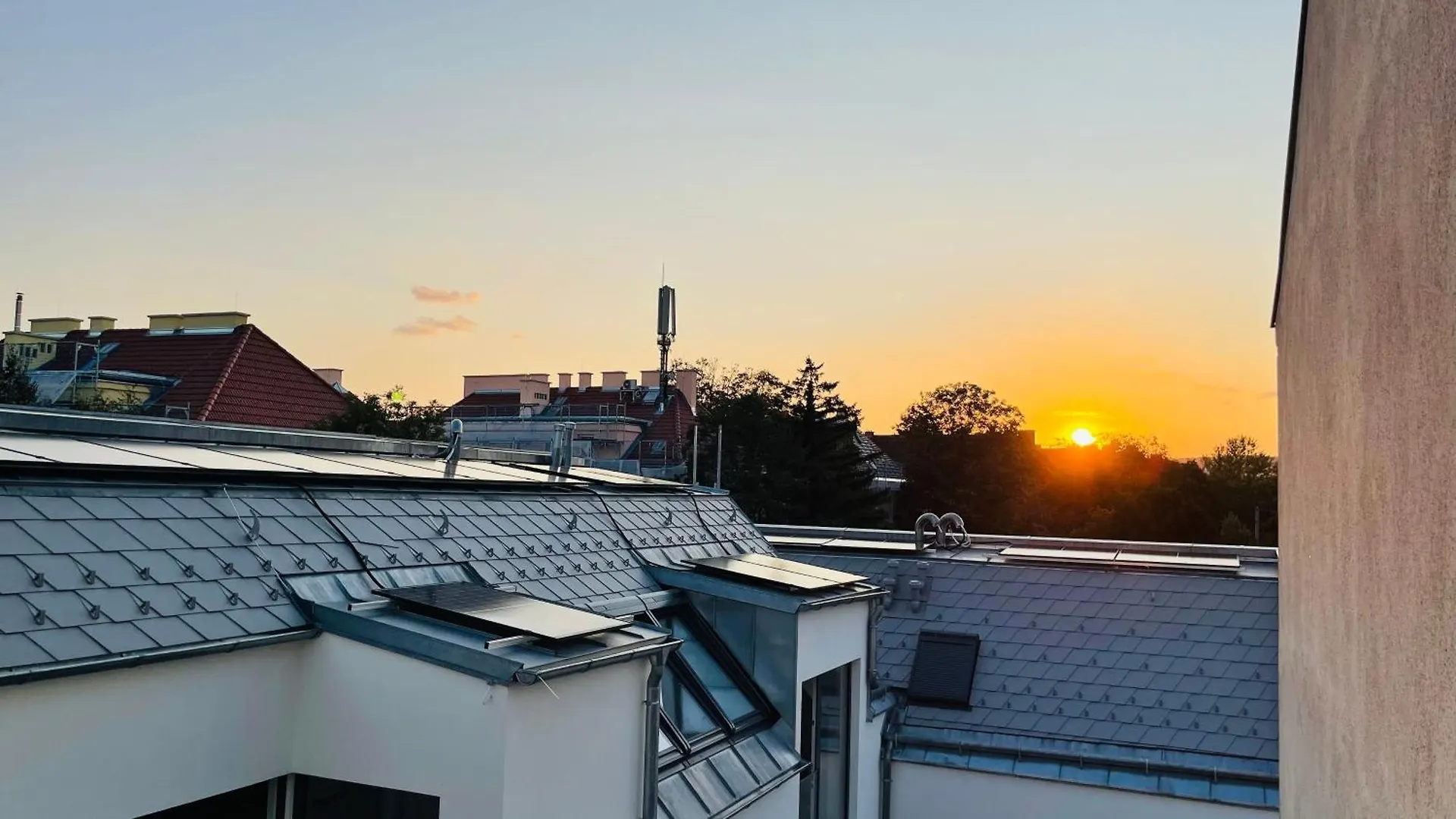 Spacious Penthouse Apartment - 4 Rooms For Up To 10 Guests - Contactless Check-In Vienna Austria