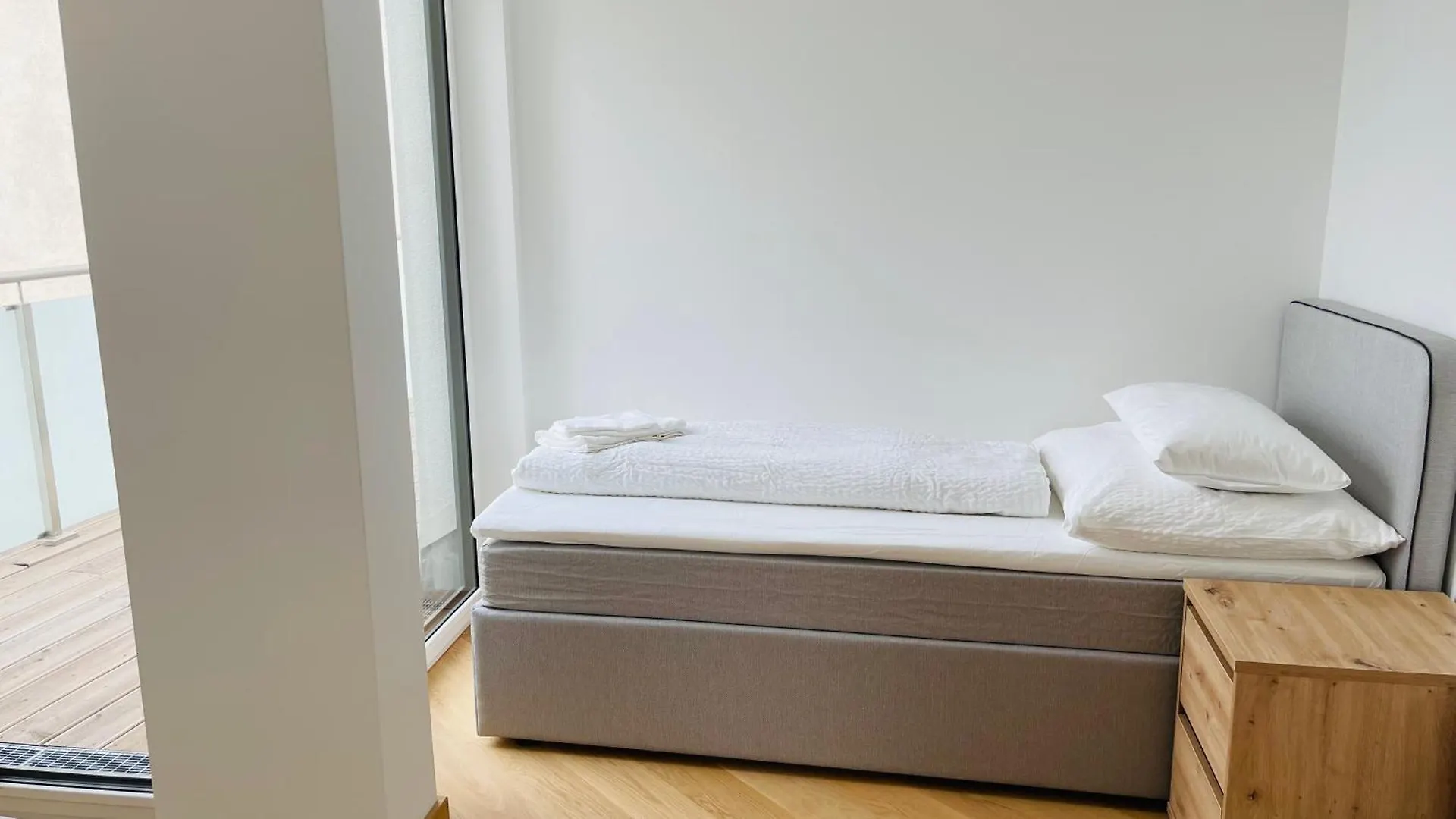 Spacious Penthouse Apartment - 4 Rooms For Up To 10 Guests - Contactless Check-In Vienna