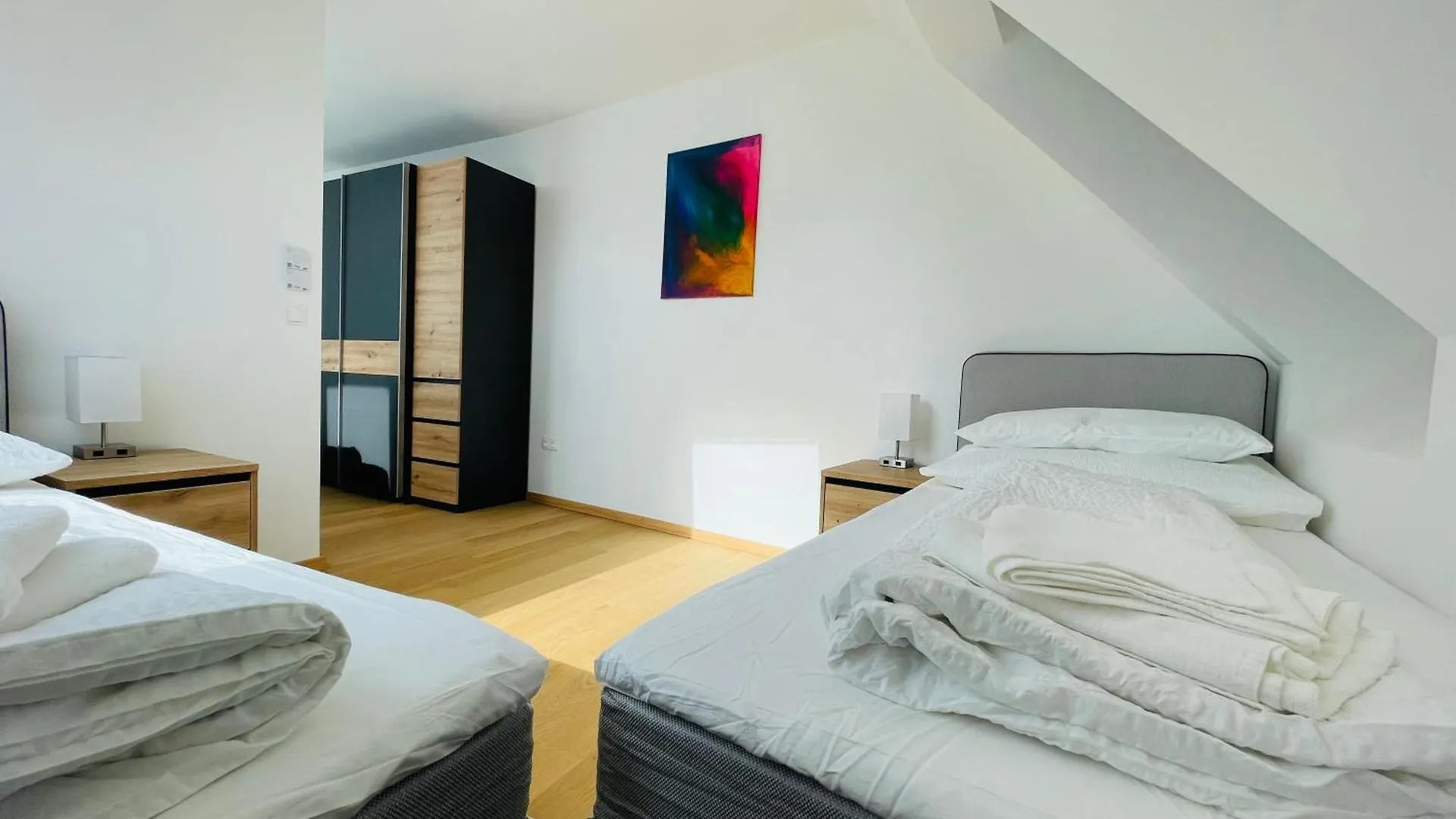 Spacious Penthouse Apartment - 4 Rooms For Up To 10 Guests - Contactless Check-In Vienna