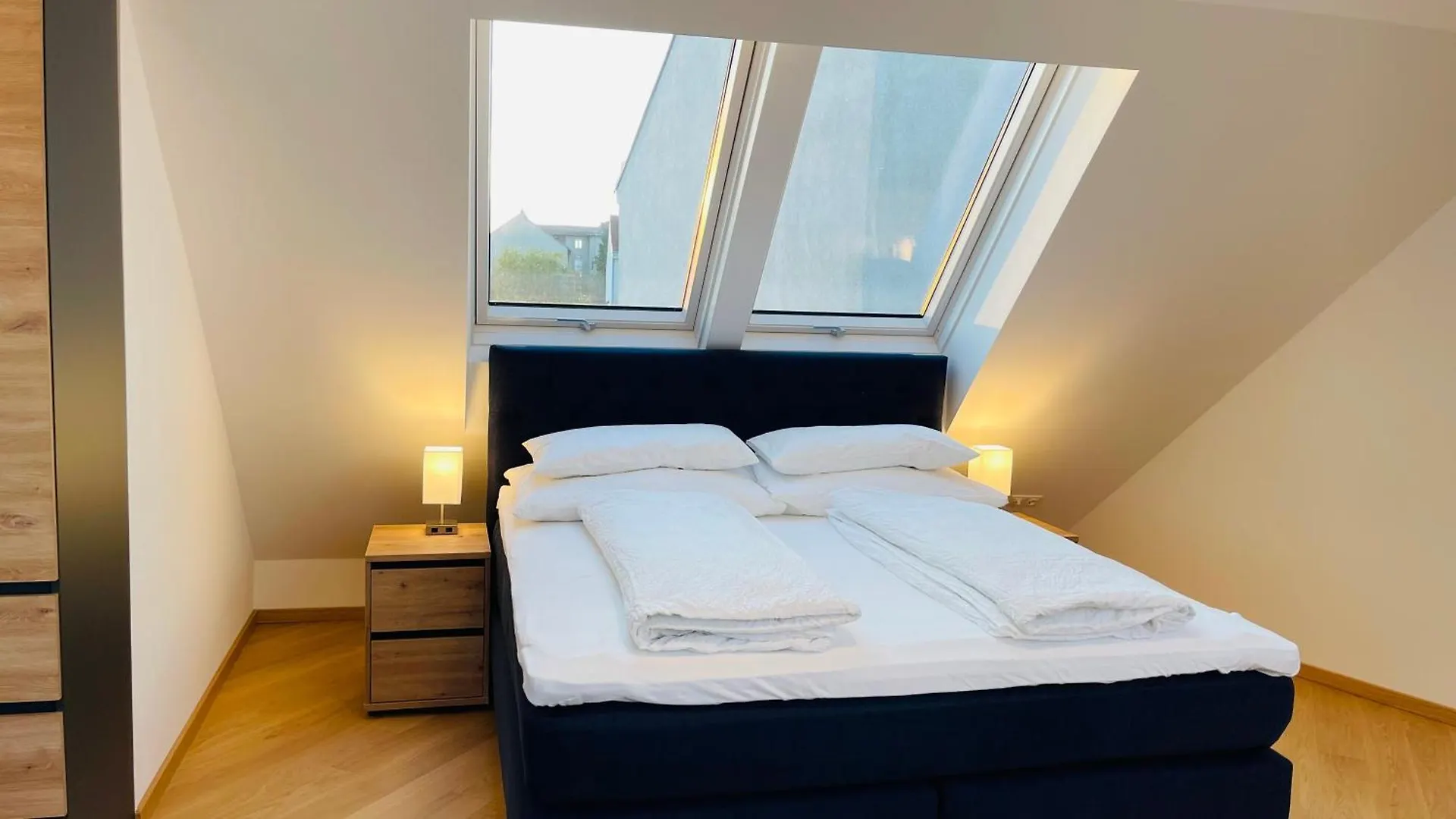 Spacious Penthouse Apartment - 4 Rooms For Up To 10 Guests - Contactless Check-In 비엔나