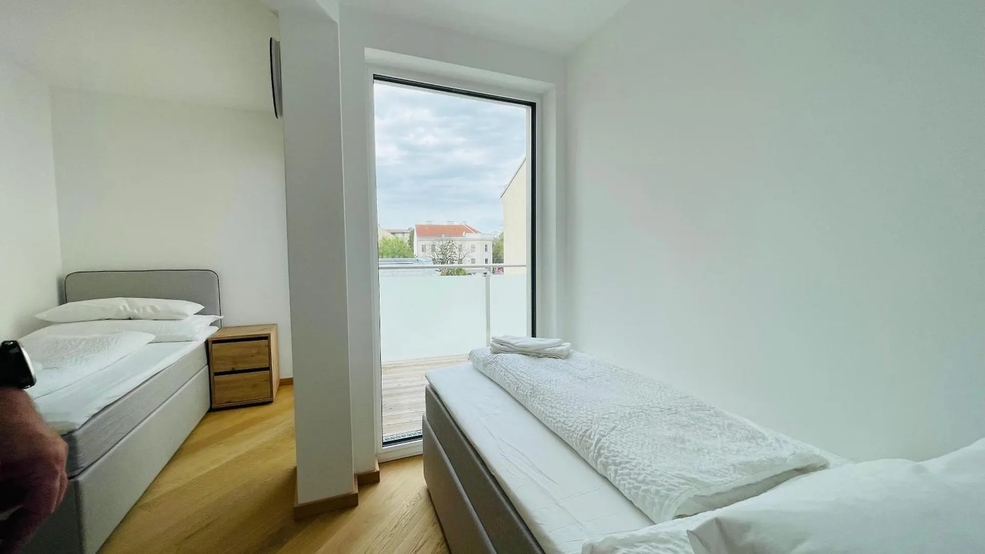 Spacious Penthouse Apartment - 4 Rooms For Up To 10 Guests - Contactless Check-In ウィーン オーストリア