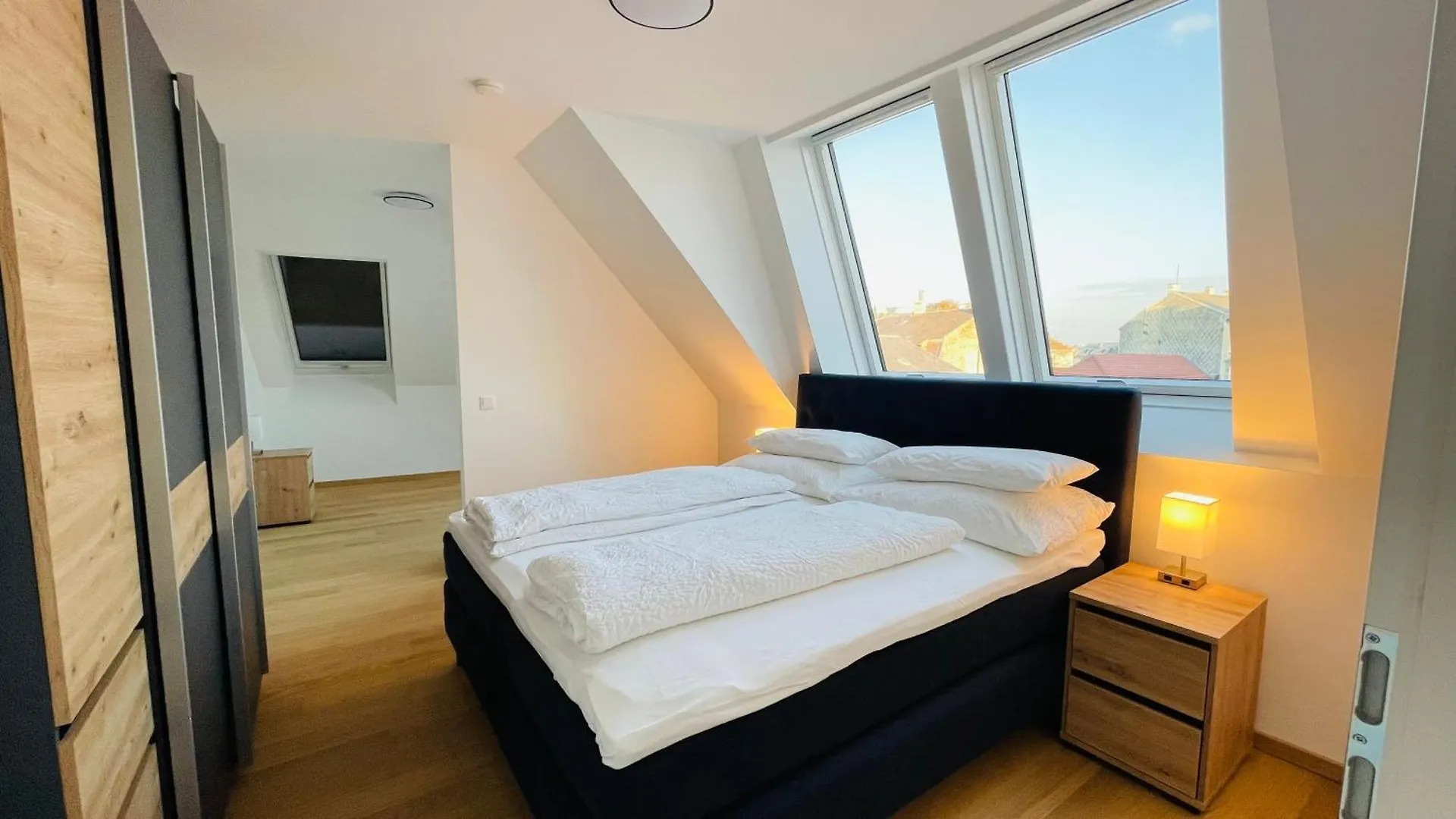 Spacious Penthouse Apartment - 4 Rooms For Up To 10 Guests - Contactless Check-In 비엔나 오스트리아