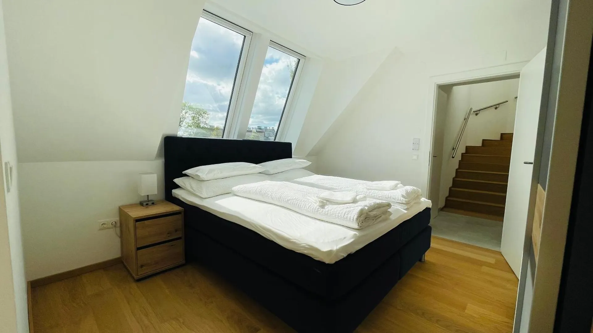 Spacious Penthouse Apartment - 4 Rooms For Up To 10 Guests - Contactless Check-In ウィーン